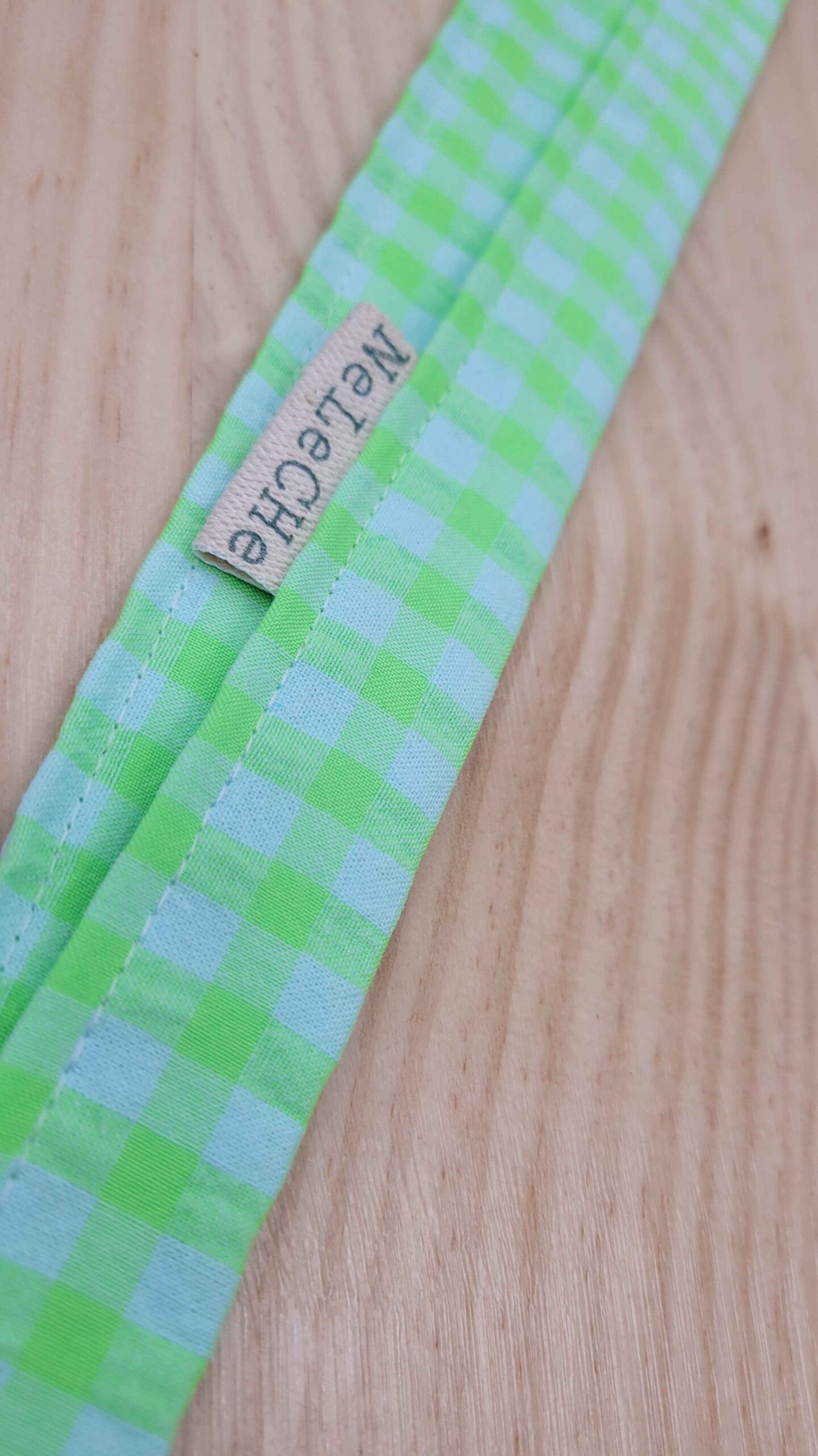 cuelga móvil, cuelga llaves, lanyard, cuelga acreditaciones
